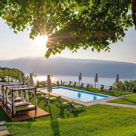 Romantikhotel - Boutique Hotel Villa Sostaga Gargnano Esterno foto