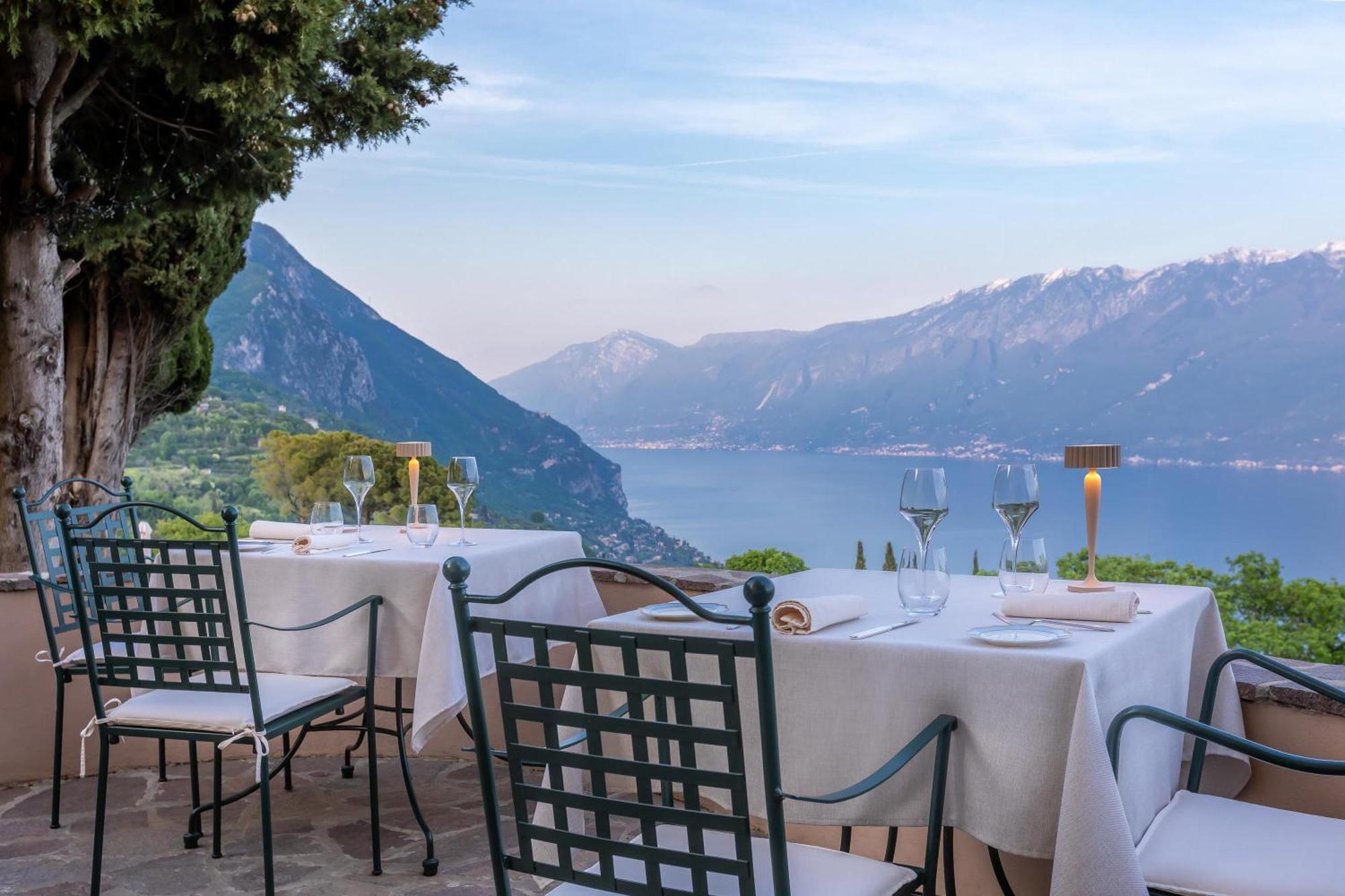 Romantikhotel - Boutique Hotel Villa Sostaga Gargnano Esterno foto