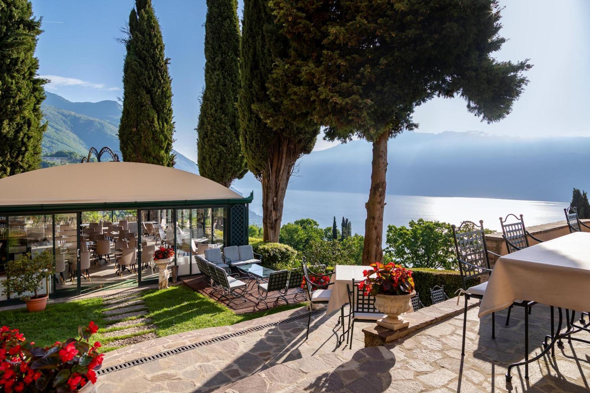 Romantikhotel - Boutique Hotel Villa Sostaga Gargnano Esterno foto