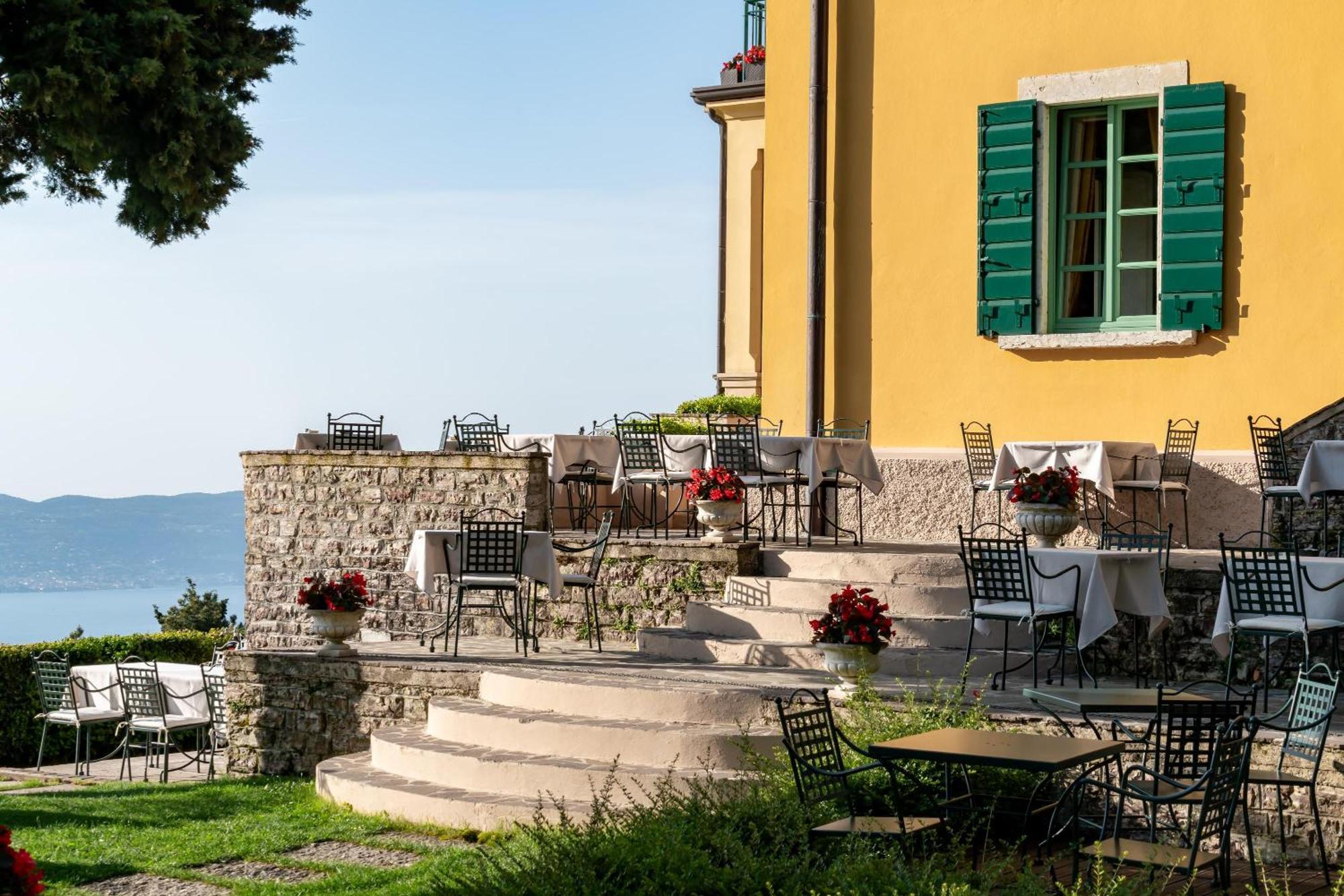 Romantikhotel - Boutique Hotel Villa Sostaga Gargnano Esterno foto