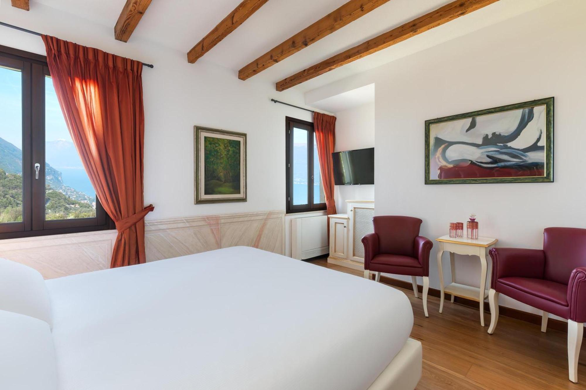 Romantikhotel - Boutique Hotel Villa Sostaga Gargnano Esterno foto