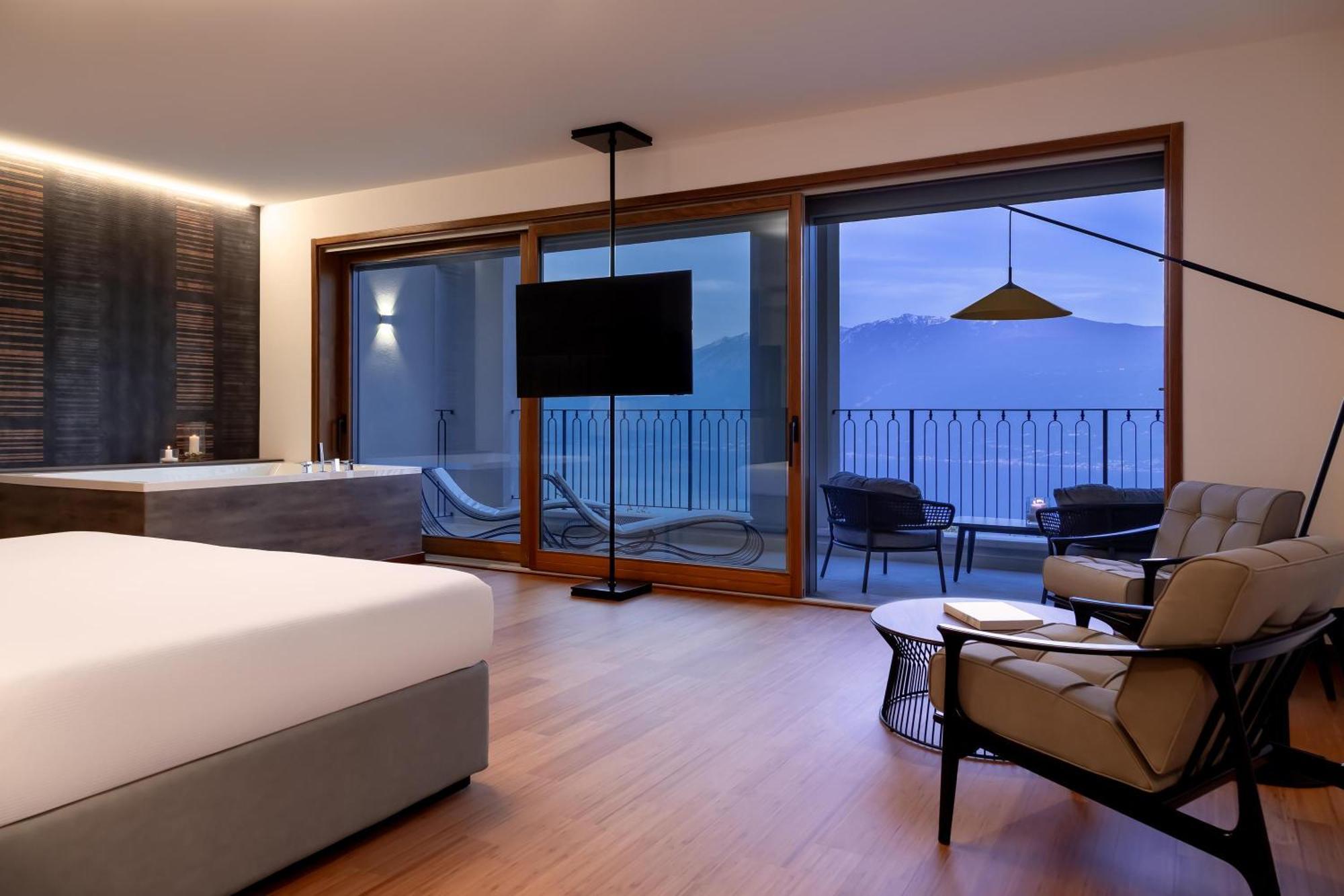 Romantikhotel - Boutique Hotel Villa Sostaga Gargnano Esterno foto