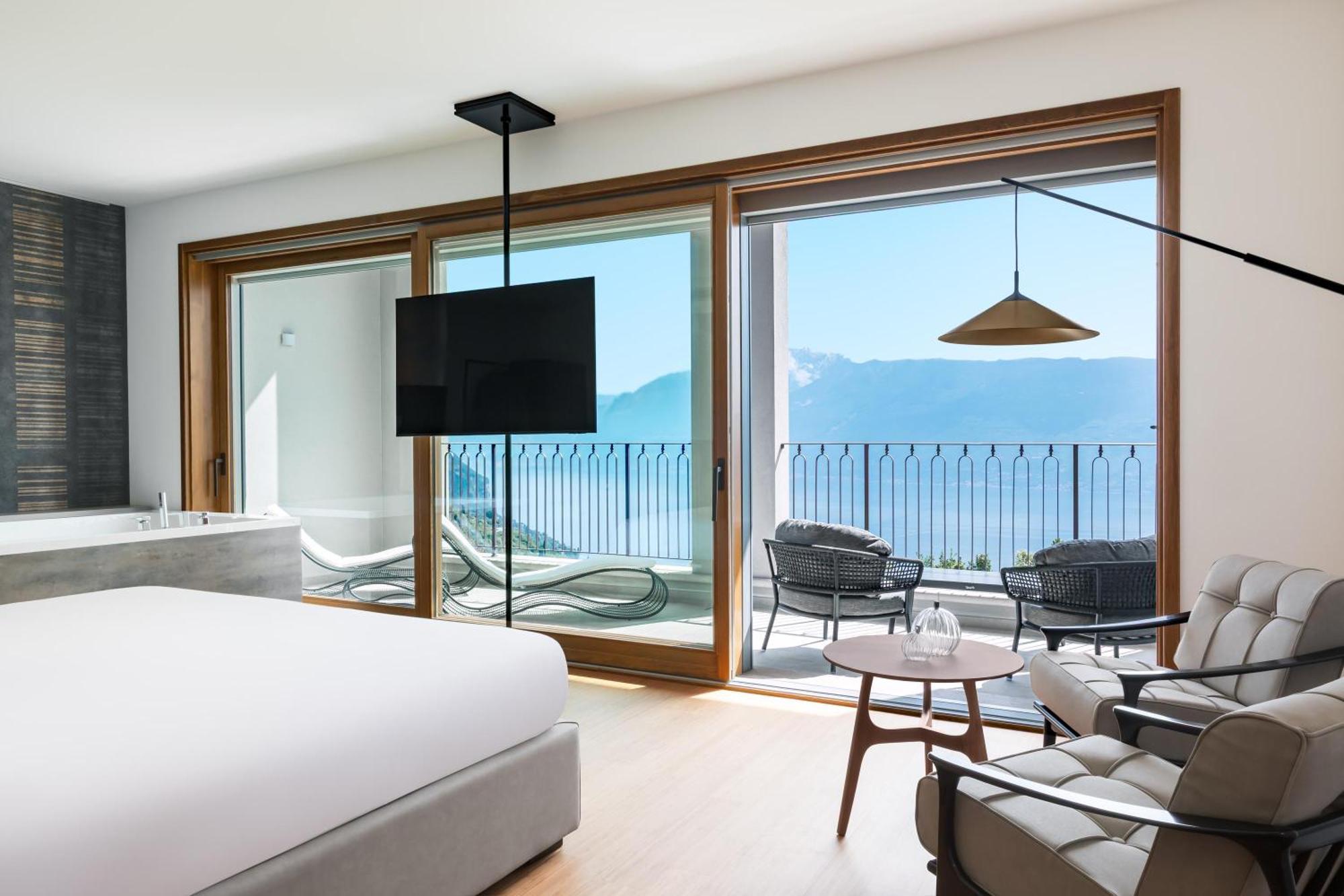 Romantikhotel - Boutique Hotel Villa Sostaga Gargnano Esterno foto