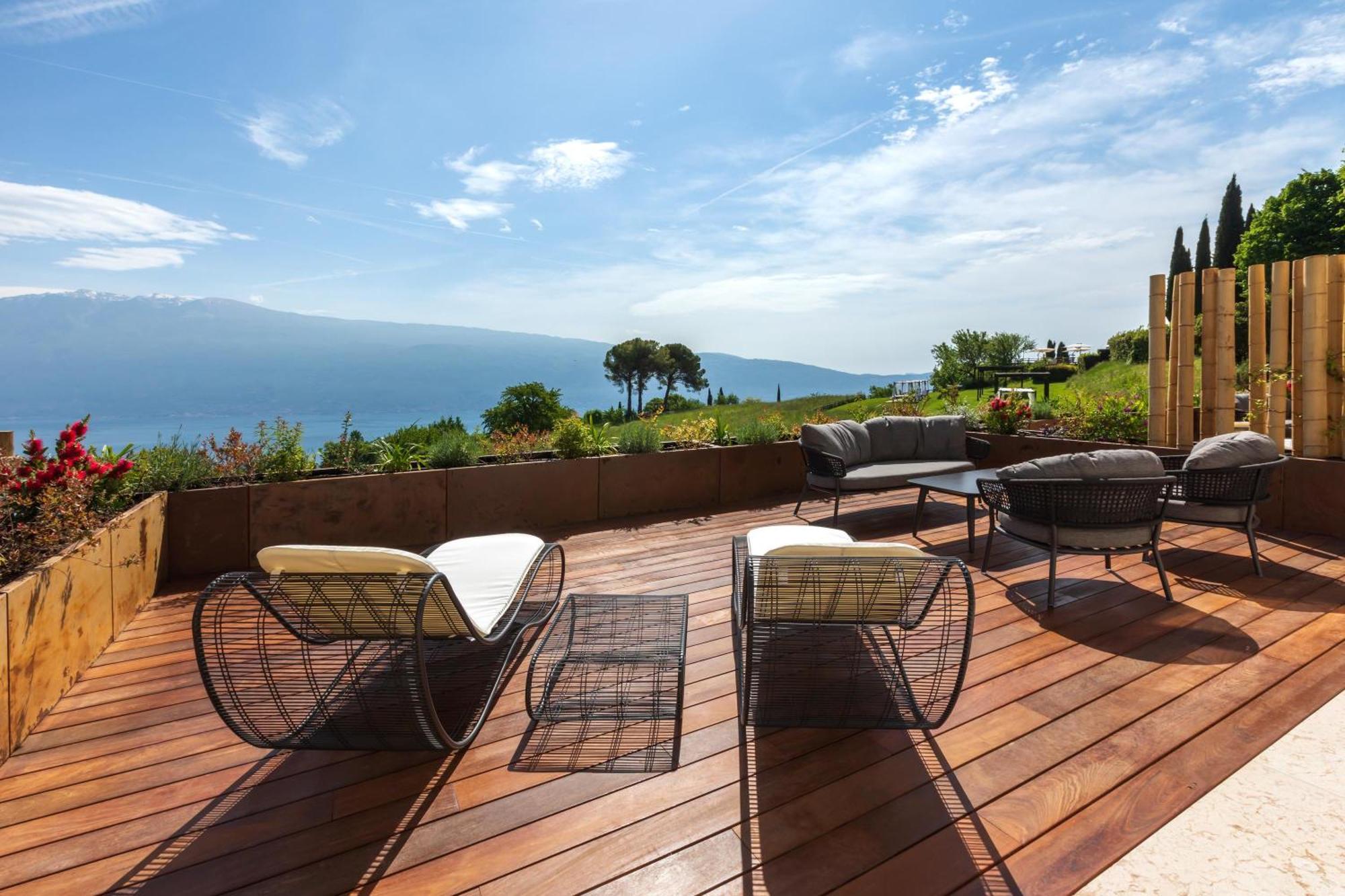 Romantikhotel - Boutique Hotel Villa Sostaga Gargnano Esterno foto