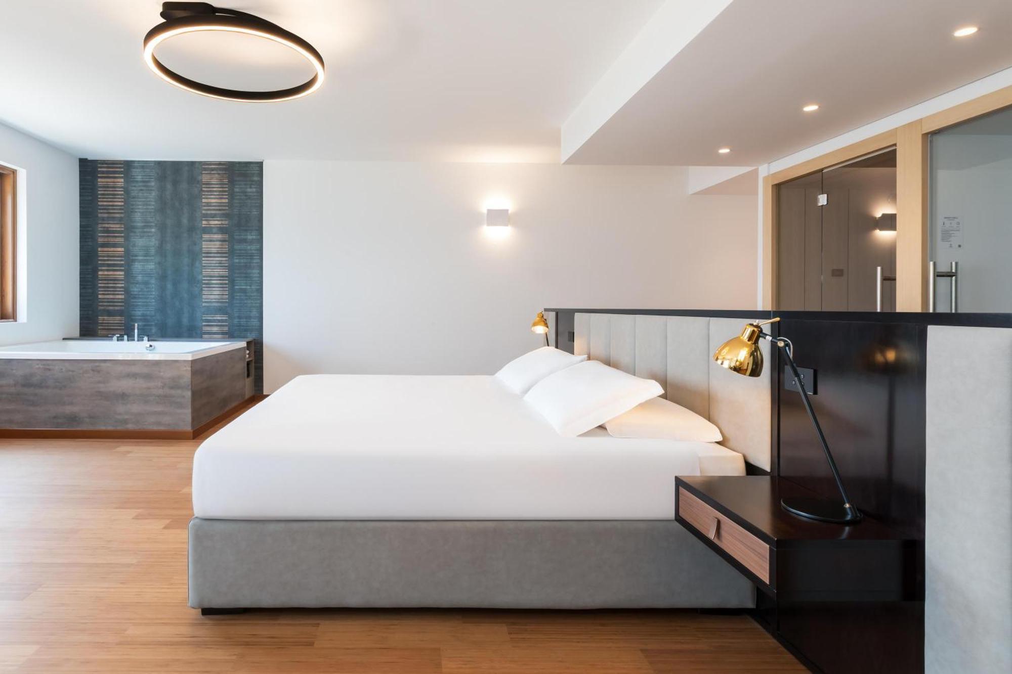 Romantikhotel - Boutique Hotel Villa Sostaga Gargnano Esterno foto