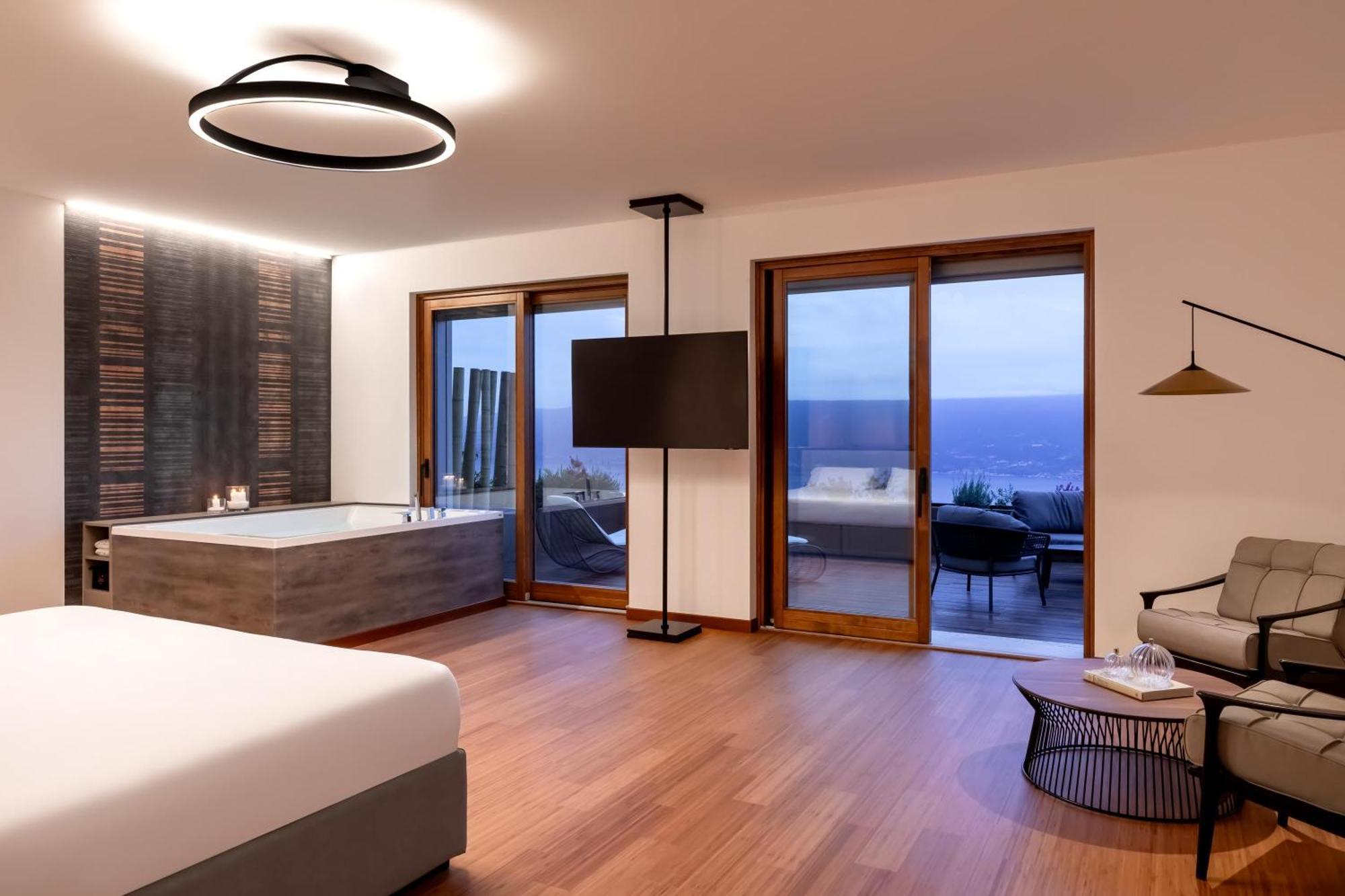 Romantikhotel - Boutique Hotel Villa Sostaga Gargnano Esterno foto
