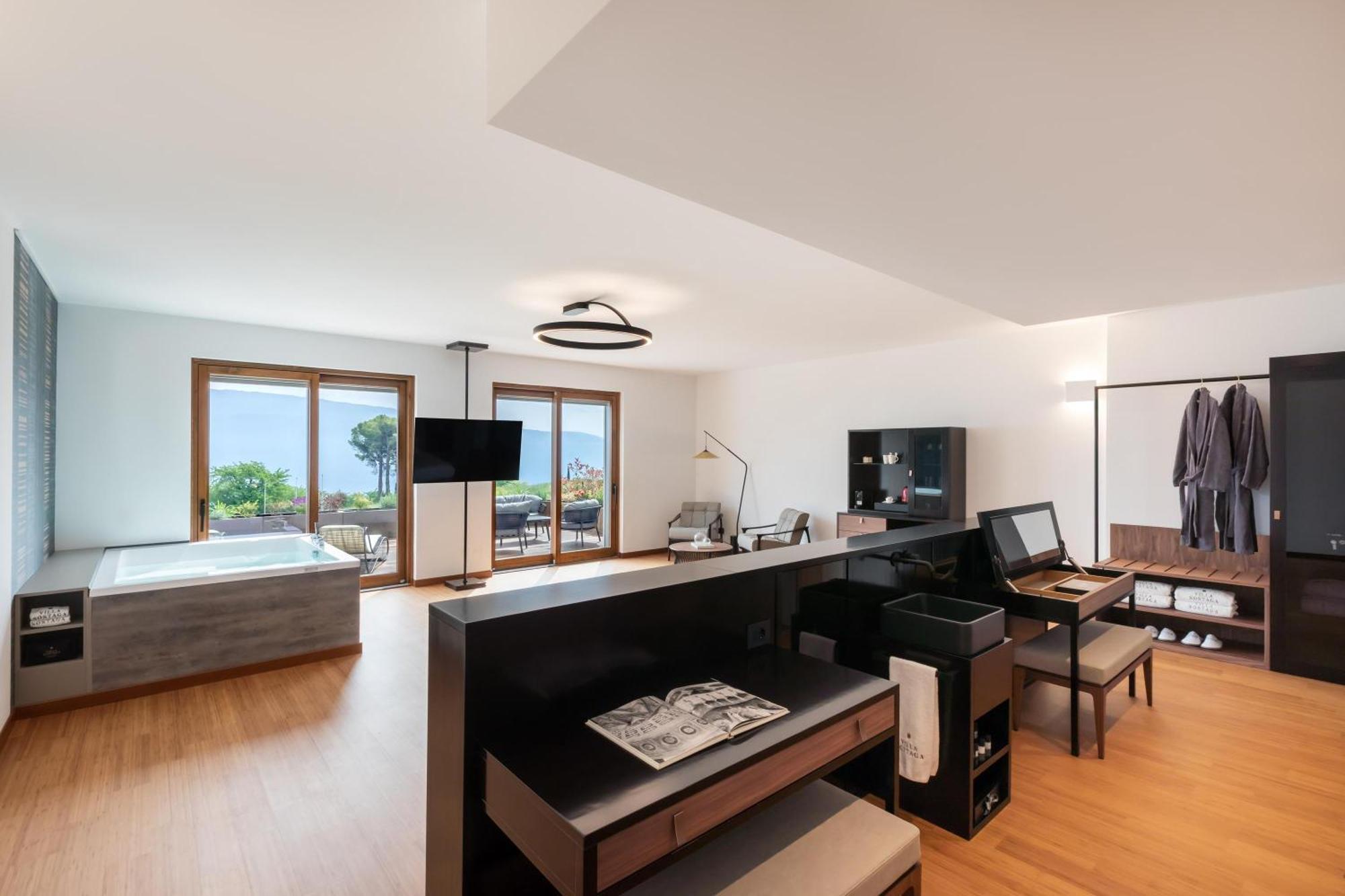 Romantikhotel - Boutique Hotel Villa Sostaga Gargnano Esterno foto